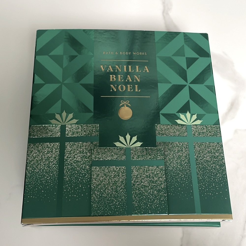 BNWT Bath & Body Works Vanilla Bean Noel 3 piece Gift Set